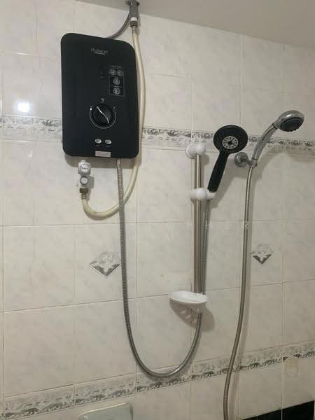 Rumah Teres 2.5-Tingkat untuk Disewa di KL City Centre (Kuala Lumpur) - Christopher Lim - Bathroom - PropertyGuru.com.my