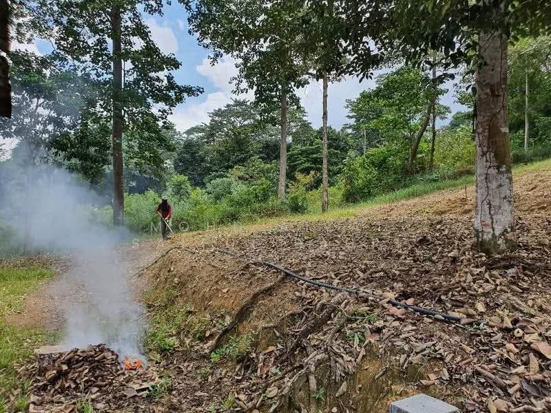 Hotel / Resort for Sale in Kampung Jenderam Hulu (Dengkil) - Mohd Aizat Saiful Bahri - Exterior - PropertyGuru.com.my