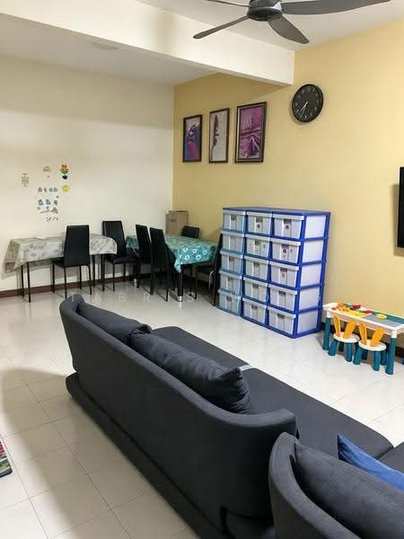 Rumah Teres untuk Dijual di Bandar Puteri Klang (Klang) - Tabris Wong - Living Room - PropertyGuru.com.my