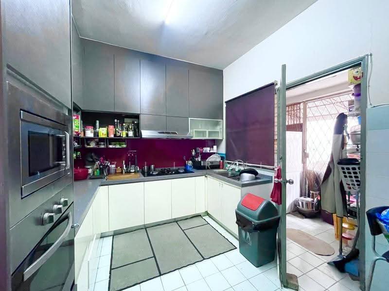 2-storey Terraced House for Sale in Usj 12 (Subang Jaya) - Azli Ibrahim - Kitchen - PropertyGuru.com.my