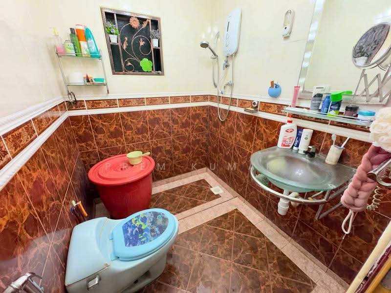 1-storey Terraced House for Sale in Taman Desa Cheras (Cheras) - Prem Kumar - Bathroom - PropertyGuru.com.my