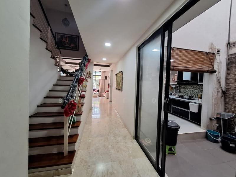 Rumah Teres 2.5-Tingkat untuk Dijual di Lake Edge (Puchong) - Shanice Low - Kitchen - PropertyGuru.com.my