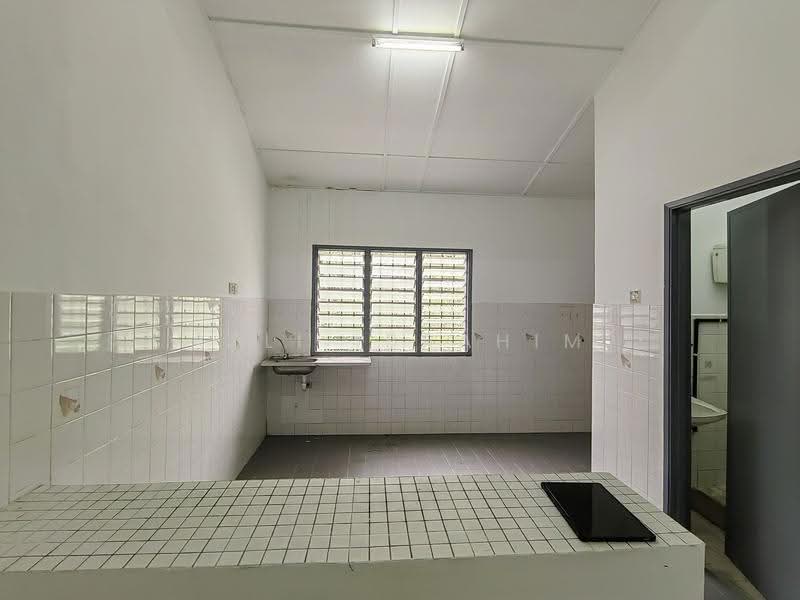 1.5-storey Terraced House for Sale in Selayang (Selangor) - Azli Ibrahim - Kitchen - PropertyGuru.com.my