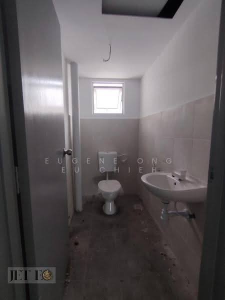 Shop / Office for Rent in Jenjarom (Selangor) - Eugene Ong Eu chieh - Bathroom - PropertyGuru.com.my