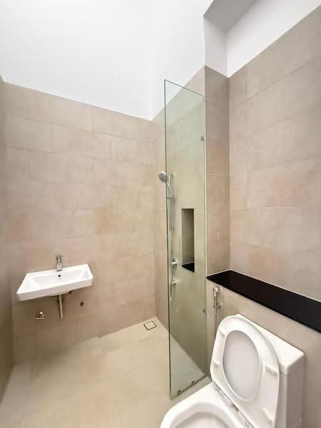 Semi-Detached House for Rent in Shah Alam (Selangor) - Calvin Lim - Bathroom - PropertyGuru.com.my