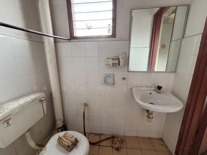 Rumah Teres 2-Tingkat untuk Dijual di Rawang (Selangor) - Katherine Leong - Bathroom - PropertyGuru.com.my
