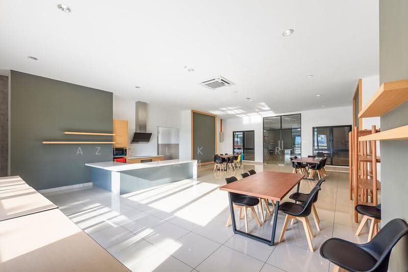 Kediaman Servis untuk Dijual di Conezion Residences - Azizul Kamarul Zaman - Kitchen - PropertyGuru.com.my