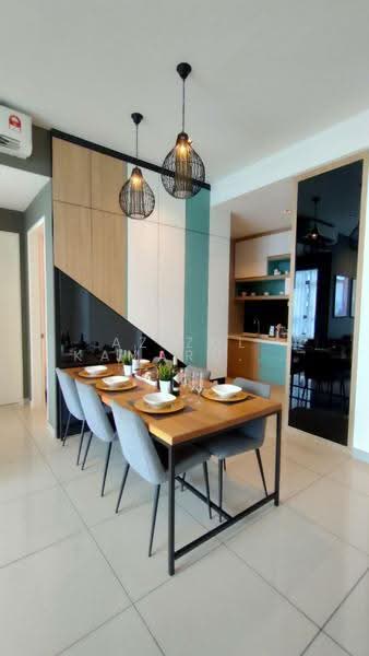 Kediaman Servis untuk Dijual di Conezion Residences - Azizul Kamarul Zaman - Dining Room - PropertyGuru.com.my
