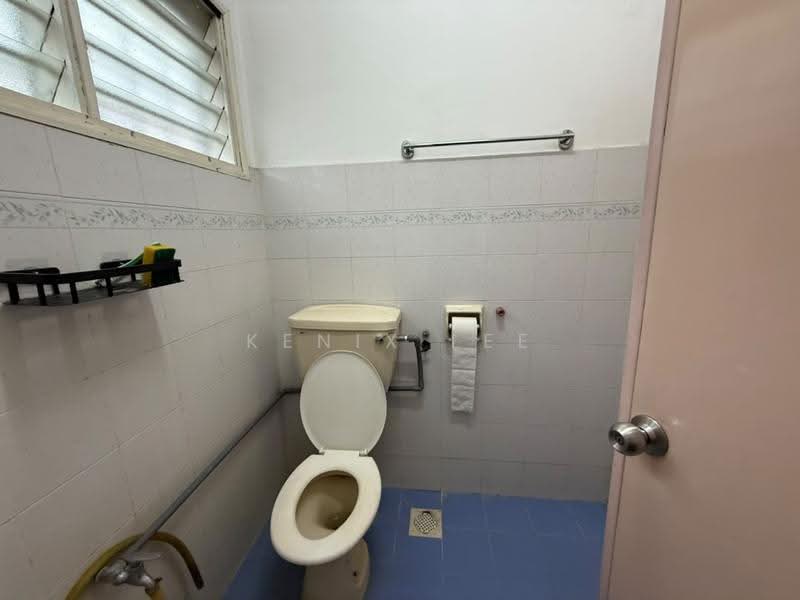 Rumah Teres untuk Disewa di Usj 12 (Subang Jaya) - Kenix Lee - Bathroom - PropertyGuru.com.my