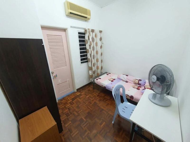Rumah Teres untuk Disewa di Usj 12 (Subang Jaya) - Kenix Lee - Bedroom - PropertyGuru.com.my
