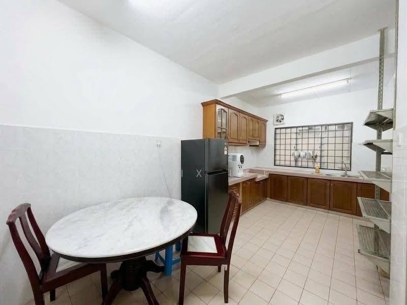 Rumah Teres untuk Disewa di Usj 12 (Subang Jaya) - Kenix Lee - Kitchen - PropertyGuru.com.my