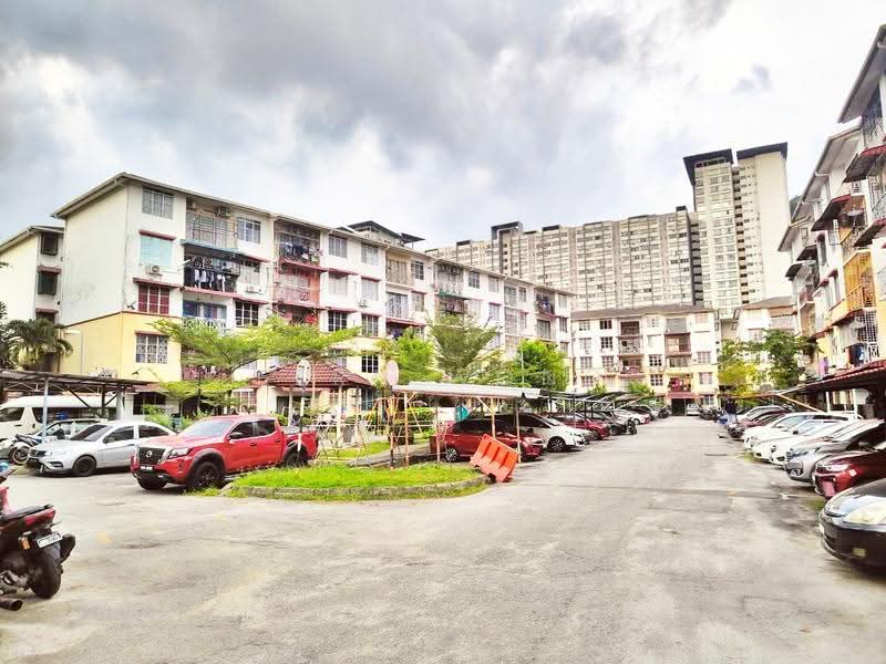 Rumah Flat untuk Disewa di Desa Putra - Fern Wong - Exterior - PropertyGuru.com.my