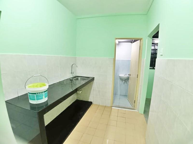Rumah Flat untuk Disewa di Desa Putra - Fern Wong - Kitchen - PropertyGuru.com.my