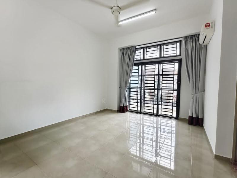 2-storey Terraced House for Sale in Nusa Sentral (Iskandar Puteri (Nusajaya)) - Yik Tat - Living Room - PropertyGuru.com.my