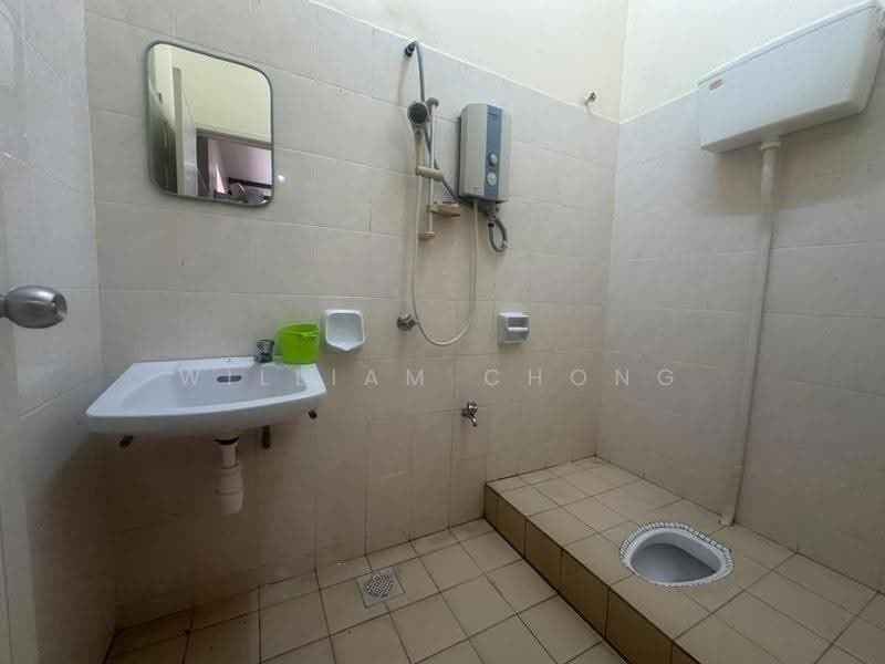 2-storey Terraced House for Sale in Taman Desa Cheng Perdana (Cheng) - William Chong - Bathroom - PropertyGuru.com.my