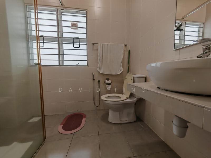 Rumah Berkembar untuk Dijual di Happy Garden (Kuchai Lama) - David Ting - Bathroom - PropertyGuru.com.my