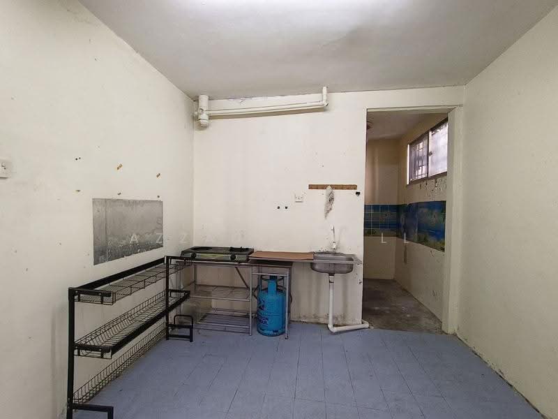 Flat for Sale at Flat PKNS Section 7 - Azzad Zarull - Kitchen - PropertyGuru.com.my