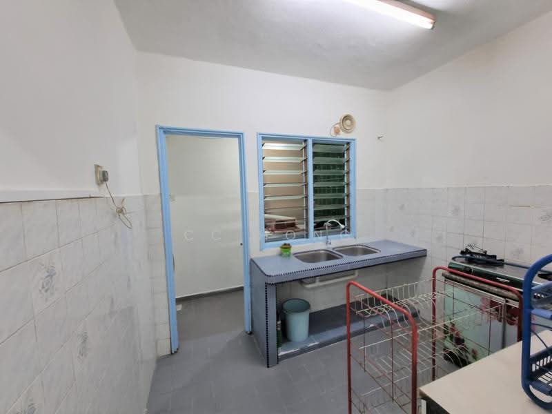 Pangsapuri untuk Disewa di Pandan Heights Condominium - CC Hong - Kitchen - PropertyGuru.com.my
