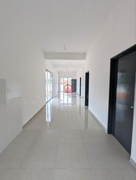 1-storey Terraced House for Sale in Bangi (Selangor) - Mahathir Abdul Jabar - Corridor - PropertyGuru.com.my
