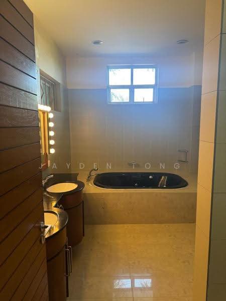 Rumah Banglo untuk Disewa di Damansara Heights (Kuala Lumpur) - Jayden Tong - Bathroom - PropertyGuru.com.my