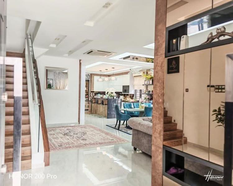Semi-Detached House for Sale in Saujana Impian (Kajang) - Azli Ibrahim - Entrance - PropertyGuru.com.my