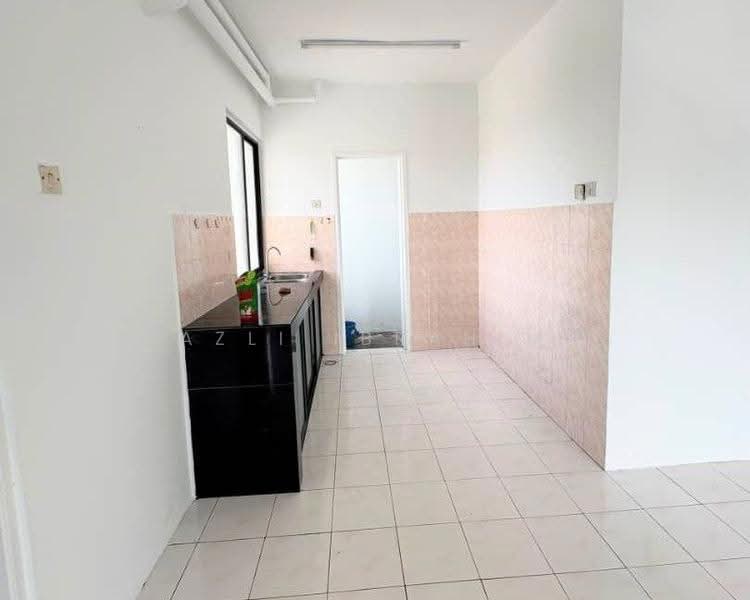 Apartment for Sale at Vista Pinggiran Apartment - Azli Ibrahim - Kitchen - PropertyGuru.com.my