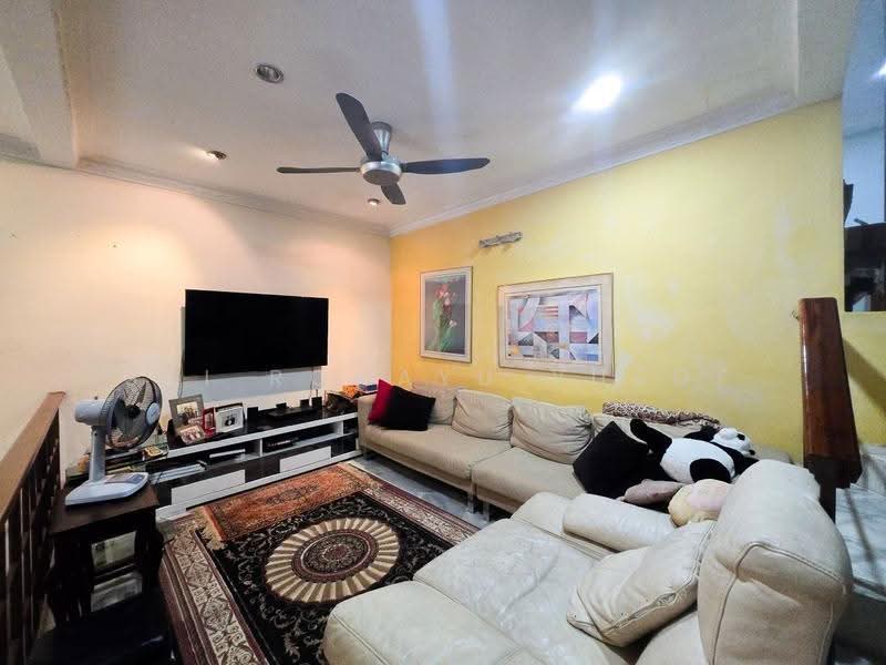 2-storey Terraced House for Sale in Taman Setiawangsa (Setiawangsa) - Sri Rohayu Yusof - Living Room - PropertyGuru.com.my