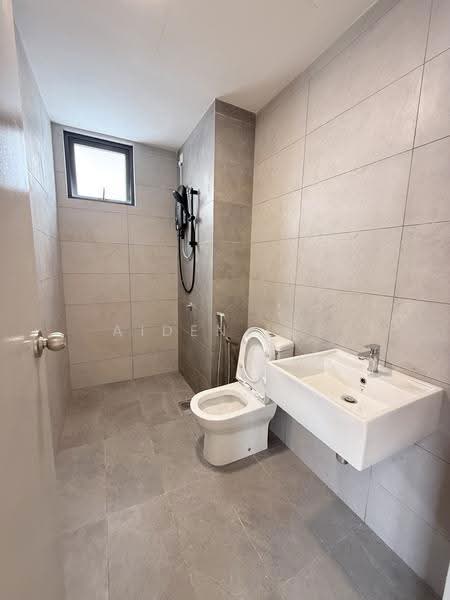 Kediaman Servis untuk Disewa di M Astra - Aiden Lee - Bathroom - PropertyGuru.com.my