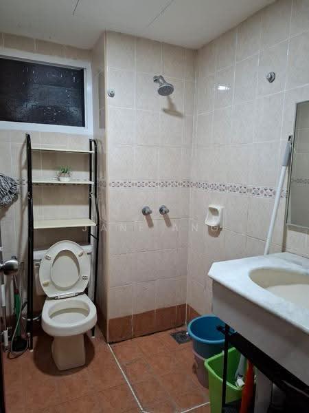 Condominium for Rent at Gurney Park Condominium - Jane Ang - Bathroom - PropertyGuru.com.my