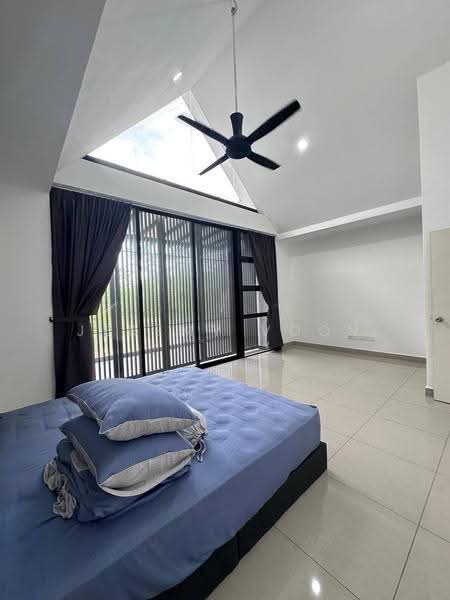 Condominium for Sale at The Straits View Condominium - Jeremy Voon - Bedroom - PropertyGuru.com.my