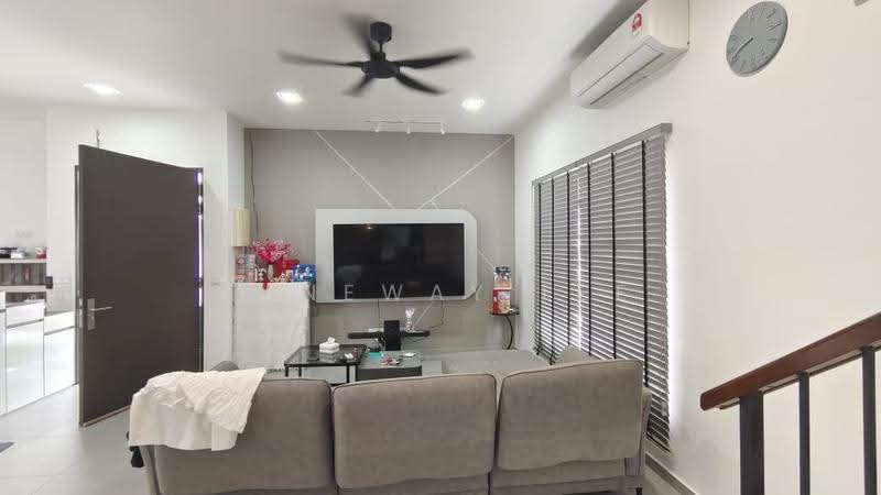 Rumah Teres 2-Tingkat untuk Disewa di Beranang (Selangor) - Juneway Lee - Living Room - PropertyGuru.com.my