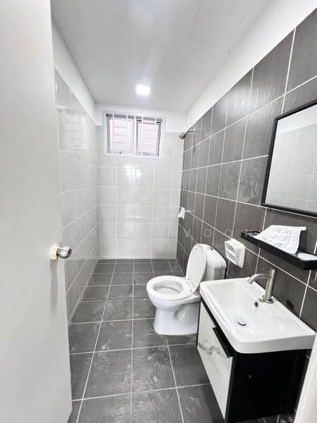 Kediaman Servis untuk Disewa di Residensi Taman Pelangi Indah - Jeremy Voon - Bathroom - PropertyGuru.com.my