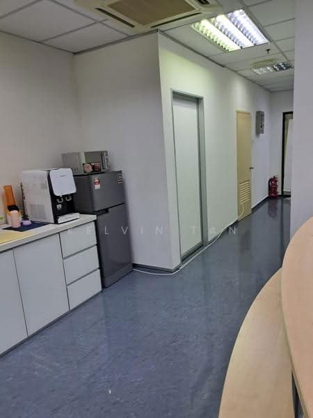 Shop / Office for Rent in Bukit Combe (Jelutong) - Kelvin Tan - Corridor - PropertyGuru.com.my