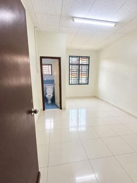 Rumah Teres 2-Tingkat untuk Dijual di Taman Bestari Indah (Ulu Tiram) - Bess Wong - PropertyGuru.com.my