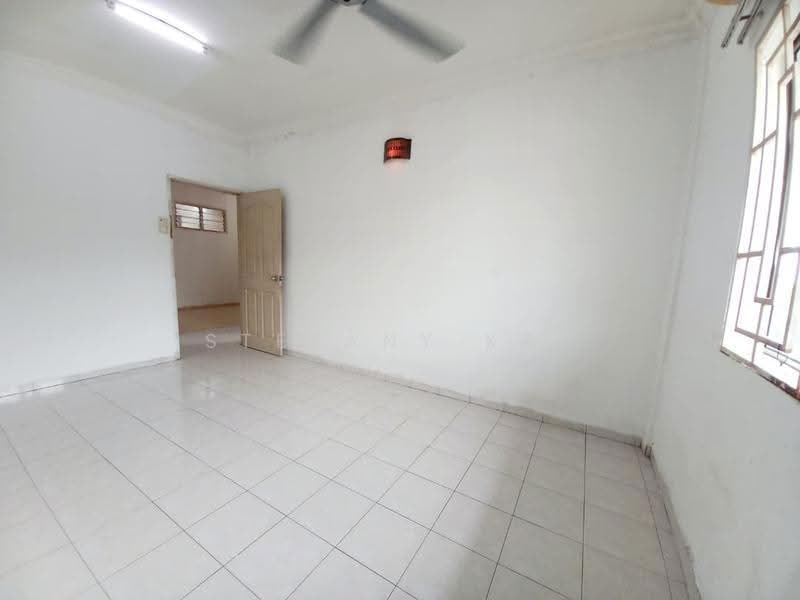 2-storey Terraced House for Rent in Batu Maung (Penang) - Stefany Kee - Living Room - PropertyGuru.com.my