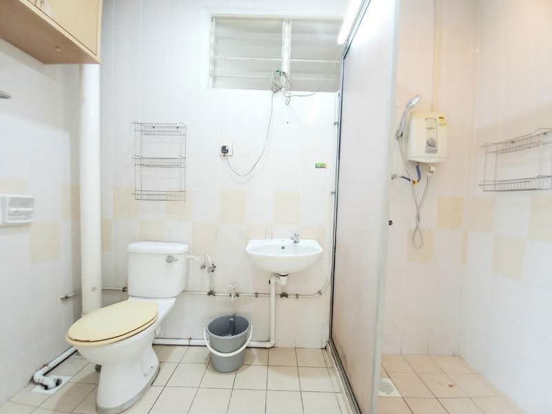 2-storey Terraced House for Rent in Batu Maung (Penang) - Stefany Kee - Bathroom - PropertyGuru.com.my