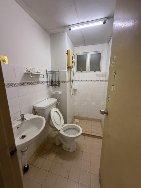 Pangsapuri untuk Disewa di D' Kiara Apartment - Joey Wong - Bathroom - PropertyGuru.com.my