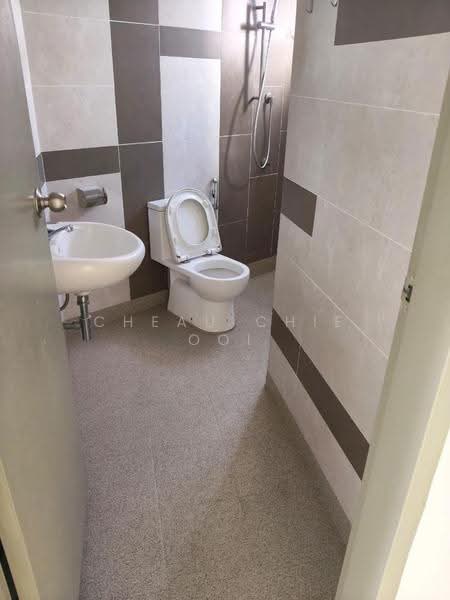 Kondominium untuk Disewa di Quayside @ Clear Water Bay - Cheau Chie Ooi - Bathroom - PropertyGuru.com.my