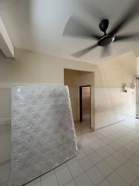 1.5-storey Terraced House for Sale in Taman Sierra Perdana (Masai) - Ann . - Living Room - PropertyGuru.com.my