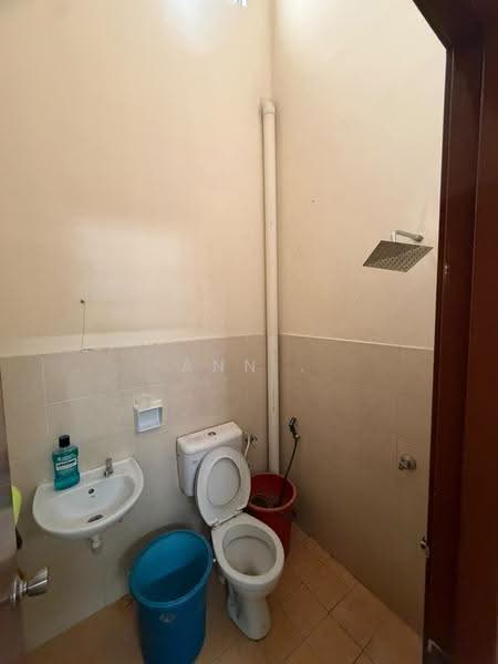 1.5-storey Terraced House for Sale in Taman Sierra Perdana (Masai) - Ann . - Bathroom - PropertyGuru.com.my