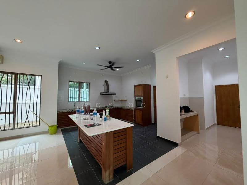 Bungalow House for Sale in Kajang (Selangor) - Roy Ooi - Kitchen - PropertyGuru.com.my
