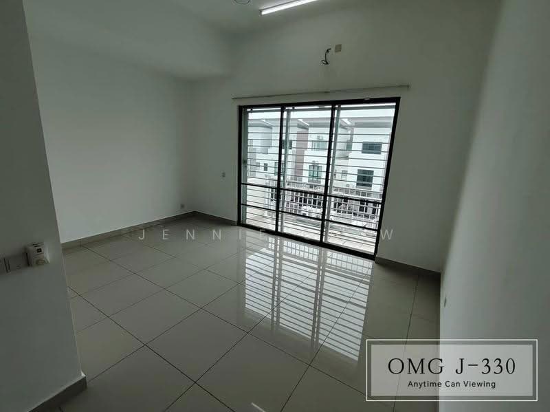 2.5-storey Terraced House for Sale in Setia Utama (Setia Alam) - Jennie Chew - Living Room - PropertyGuru.com.my