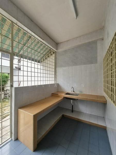 2-storey Terraced House for Sale in Usj 6 (Subang Jaya) - Celia Tan - Kitchen - PropertyGuru.com.my