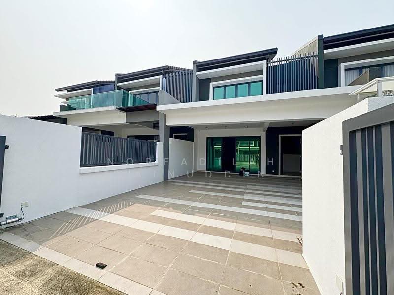 Rumah Teres 2-Tingkat untuk Dijual di Sungai Buloh (Selangor) - NORFADILAH ZAINUDDIN - Exterior - PropertyGuru.com.my