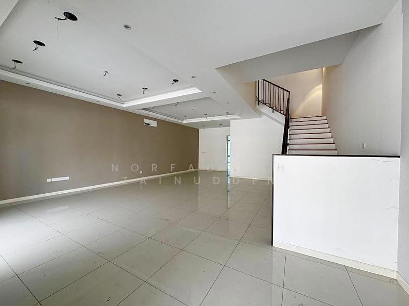 Rumah Teres 2-Tingkat untuk Dijual di Sungai Buloh (Selangor) - NORFADILAH ZAINUDDIN - Living Room - PropertyGuru.com.my
