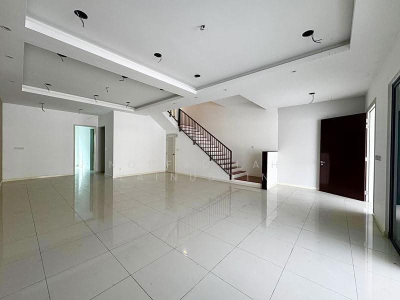 Rumah Teres 2-Tingkat untuk Dijual di Sungai Buloh (Selangor) - NORFADILAH ZAINUDDIN - Living Room - PropertyGuru.com.my