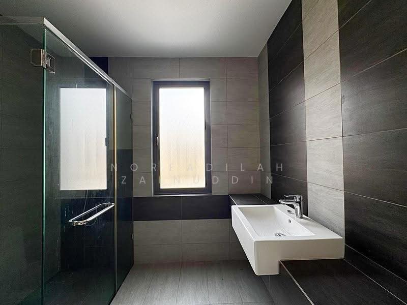 Rumah Teres 2-Tingkat untuk Dijual di Sungai Buloh (Selangor) - NORFADILAH ZAINUDDIN - Bathroom - PropertyGuru.com.my