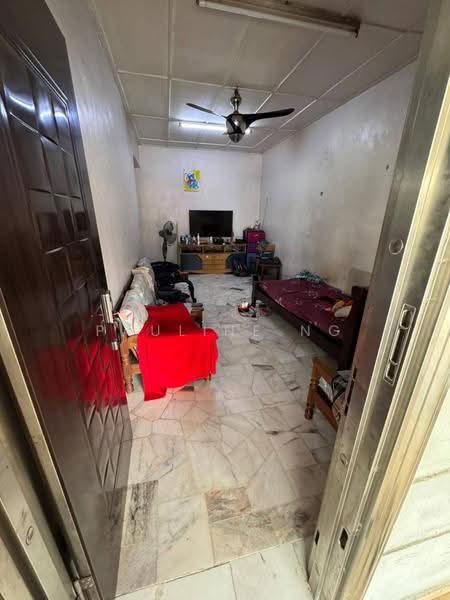 1-storey Terraced House for Rent in Permas Jaya (Johor Bahru) - Pauline Ng - Living Room - PropertyGuru.com.my