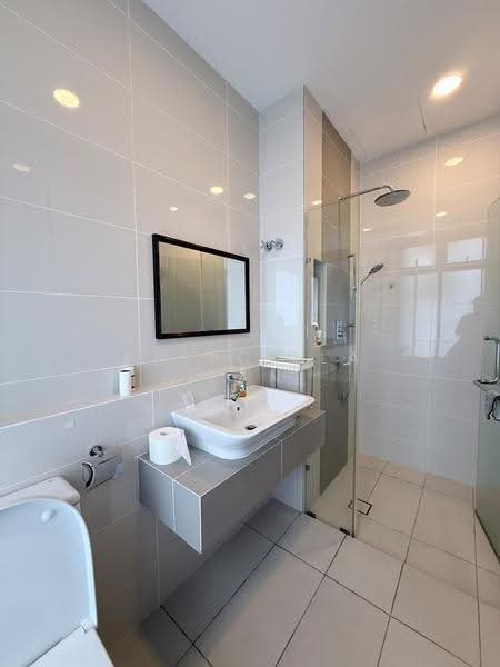 Kondominium untuk Dijual di Waltz Residences - Priscilla Tan - Bathroom - PropertyGuru.com.my