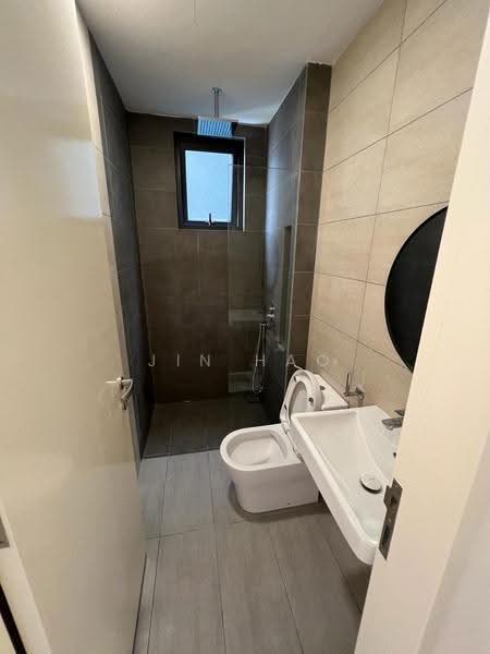 Kediaman Servis untuk Dijual di Sky Meridien - Jin Hao - Bathroom - PropertyGuru.com.my